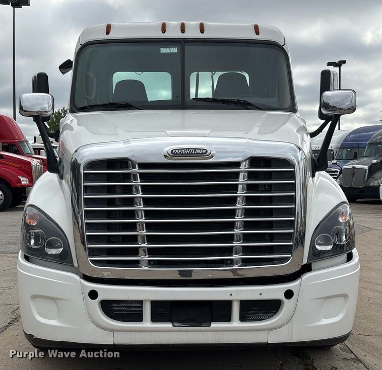CAMIóN 2018 FREIGHTLINER