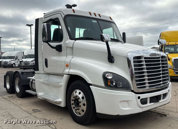 CAMIóN 2018 FREIGHTLINER