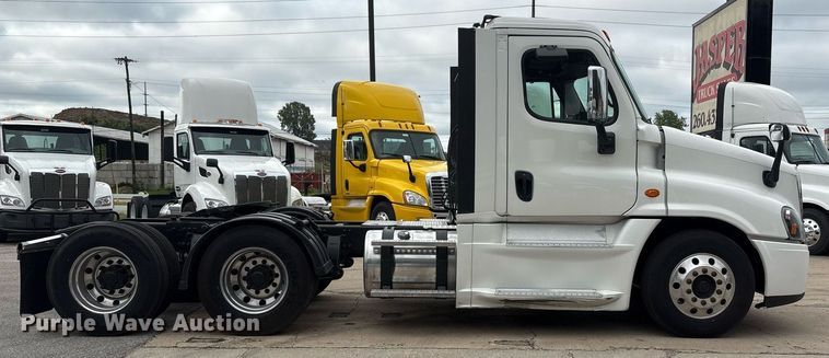 CAMIóN 2018 FREIGHTLINER