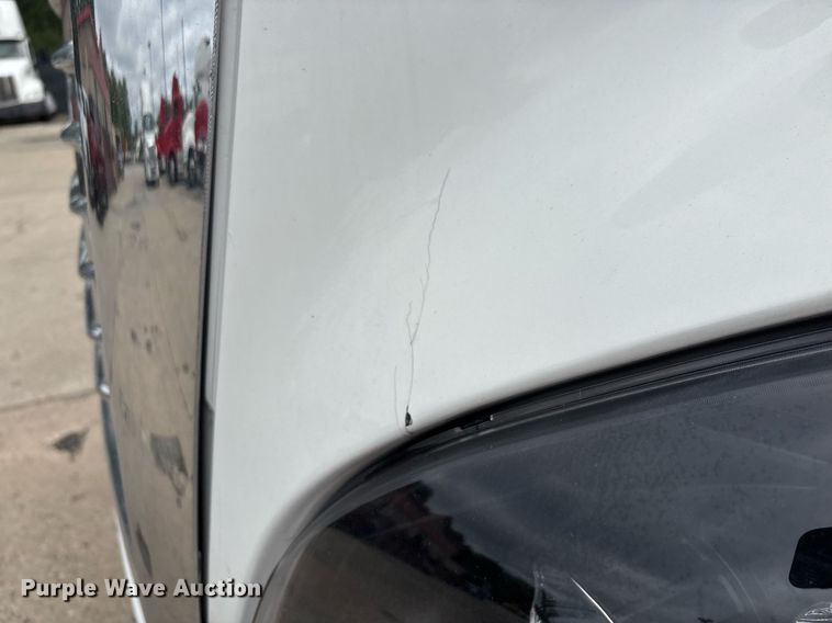 image for item EC4349 2018 Freightliner Cascadia 125 semi truck