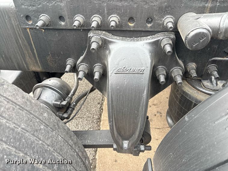 image for item EC4349 2018 Freightliner Cascadia 125 semi truck