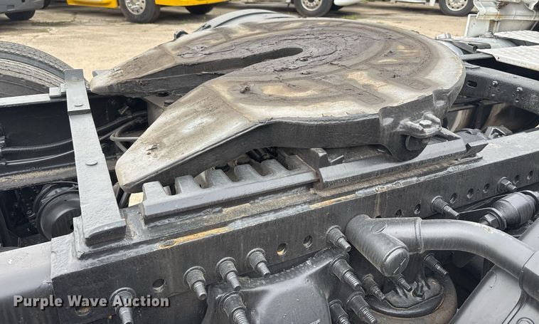 image for item EC4349 2018 Freightliner Cascadia 125 semi truck