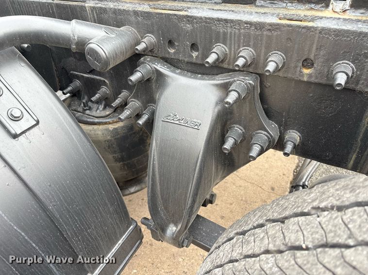 image for item EC4349 2018 Freightliner Cascadia 125 semi truck