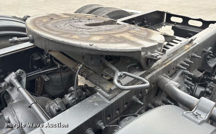 image for item EC4349 2018 Freightliner Cascadia 125 semi truck