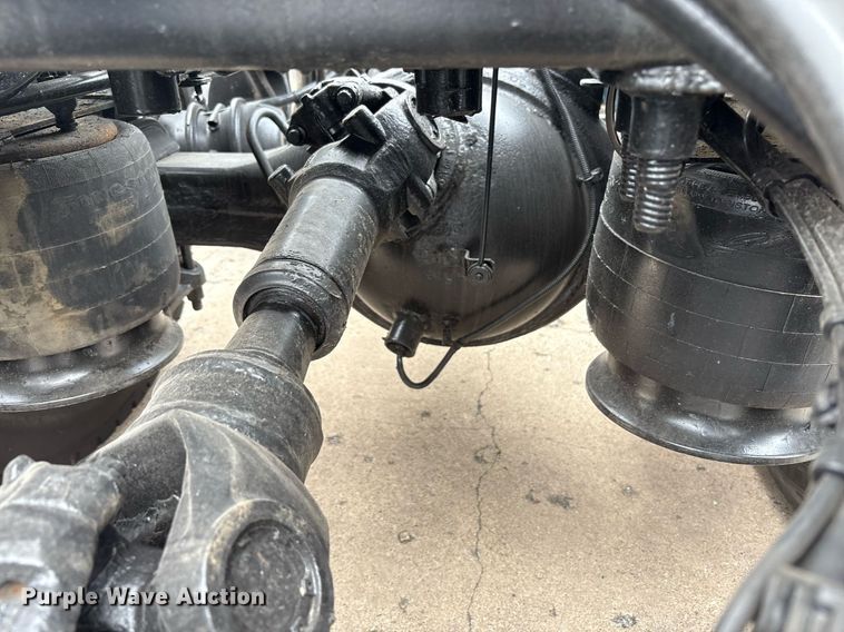 image for item EC4349 2018 Freightliner Cascadia 125 semi truck