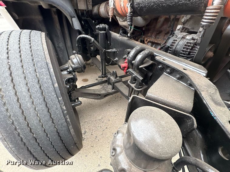 image for item EC4349 2018 Freightliner Cascadia 125 semi truck