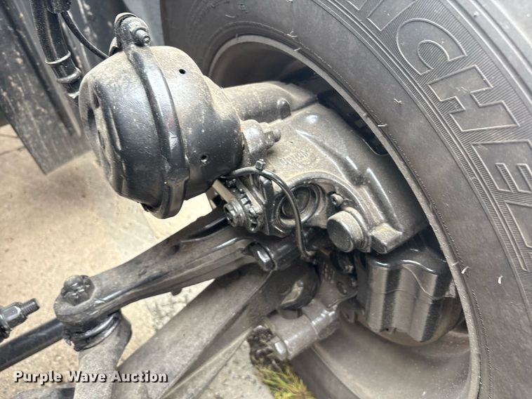 image for item EC4349 2018 Freightliner Cascadia 125 semi truck