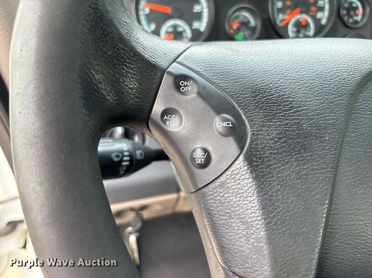 image for item EC4349 2018 Freightliner Cascadia 125 semi truck