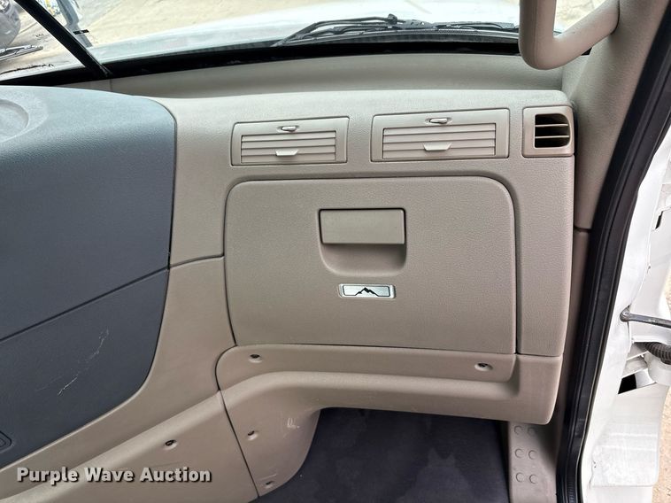 image for item EC4349 2018 Freightliner Cascadia 125 semi truck