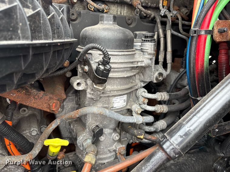 image for item EC4349 2018 Freightliner Cascadia 125 semi truck