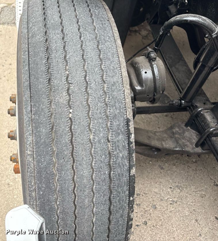 image for item EC4349 2018 Freightliner Cascadia 125 semi truck