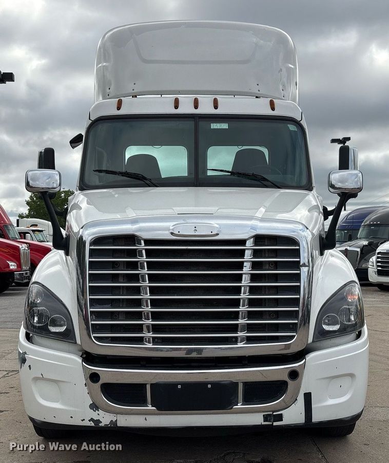 CAMIóN 2019 FREIGHTLINER
