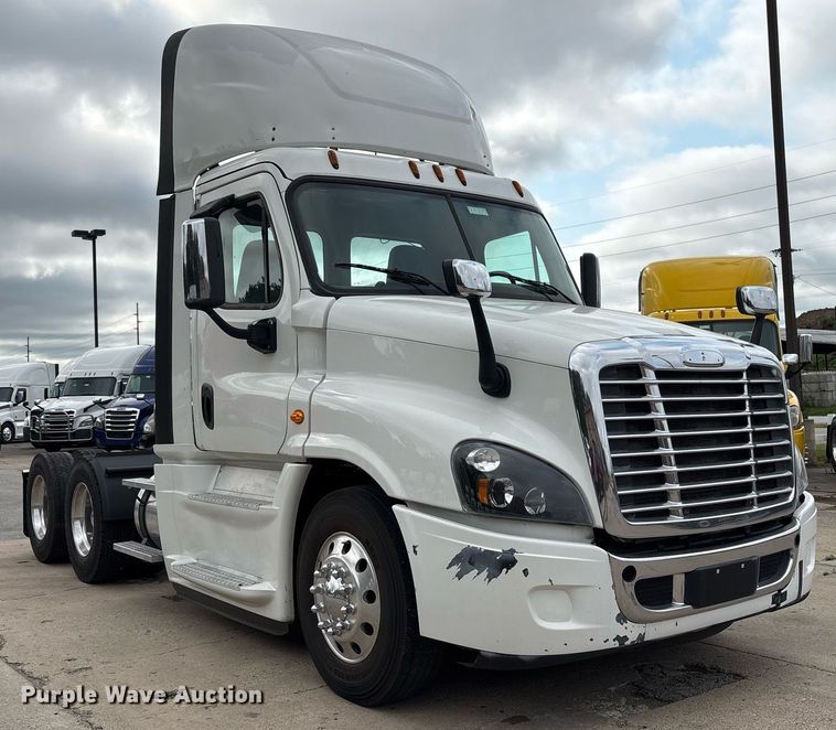 CAMIóN 2019 FREIGHTLINER