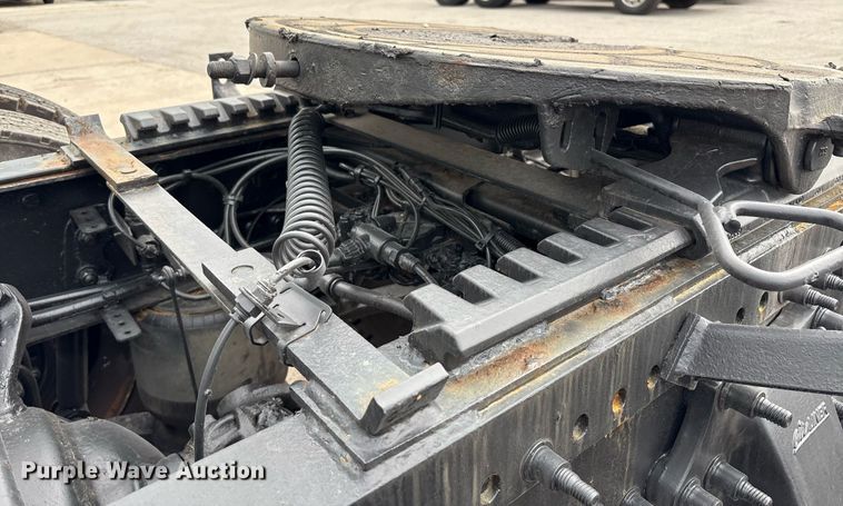 image for item EC4350 2019 Freightliner Cascadia 125 semi truck