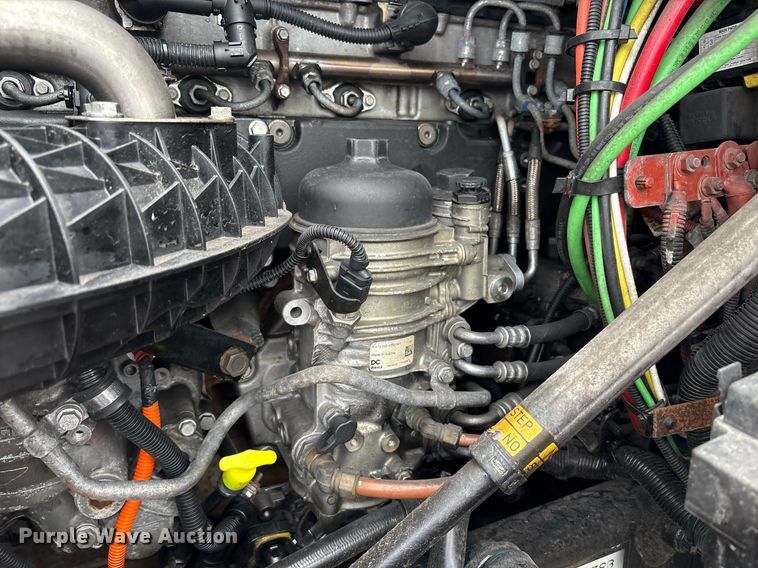 image for item EC4350 2019 Freightliner Cascadia 125 semi truck