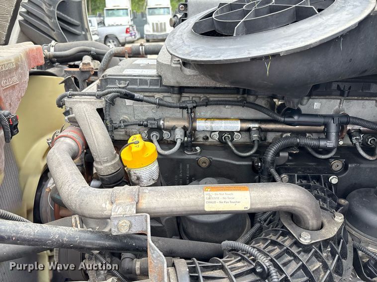 image for item EC4350 2019 Freightliner Cascadia 125 semi truck