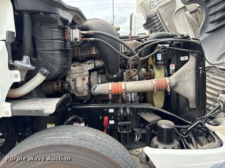 image for item EC4350 2019 Freightliner Cascadia 125 semi truck