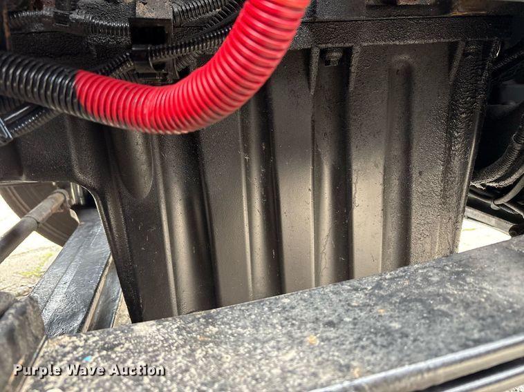 image for item EC4350 2019 Freightliner Cascadia 125 semi truck