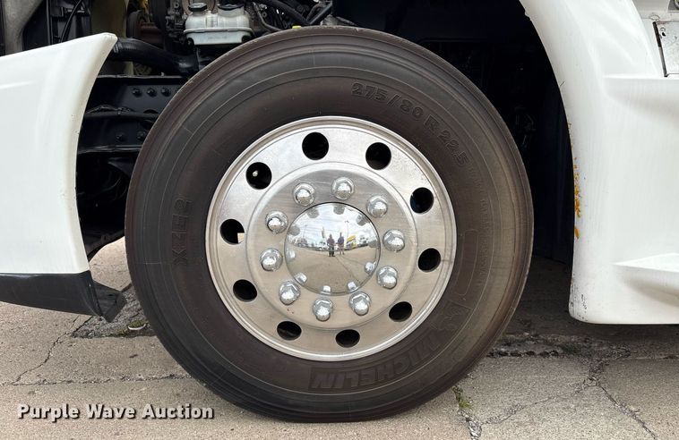 image for item EC4350 2019 Freightliner Cascadia 125 semi truck