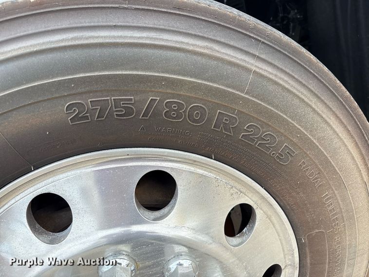 image for item EC4350 2019 Freightliner Cascadia 125 semi truck