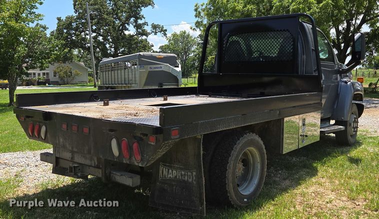 image for item ED2135 2006 Chevrolet C4500 flatbed truck