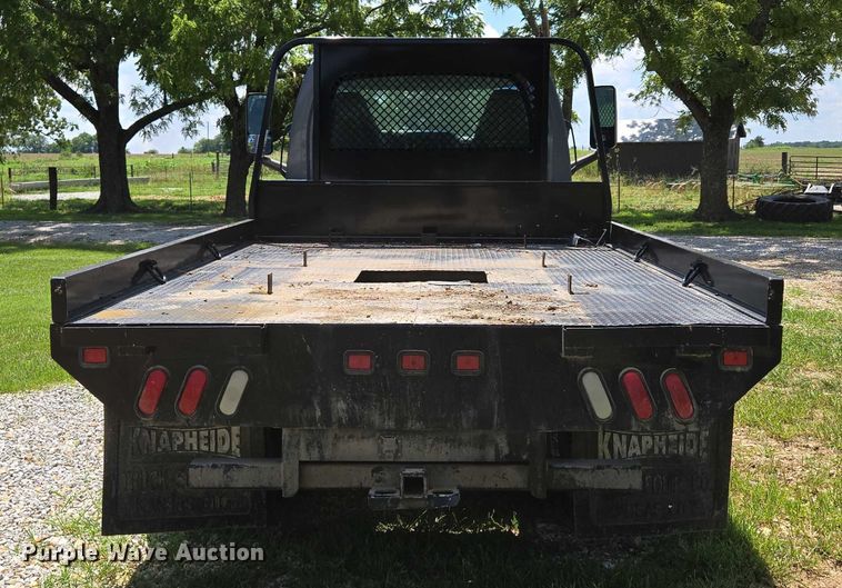 image for item ED2135 2006 Chevrolet C4500 flatbed truck