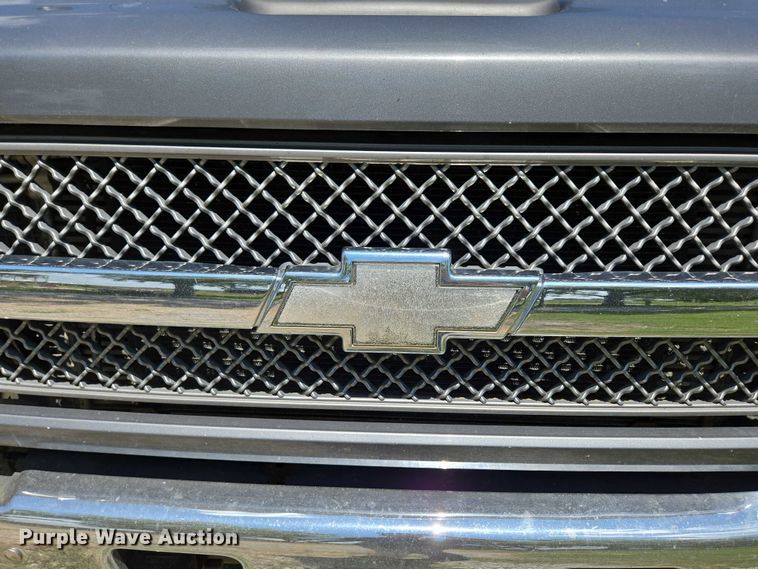 image for item ED2135 2006 Chevrolet C4500 flatbed truck