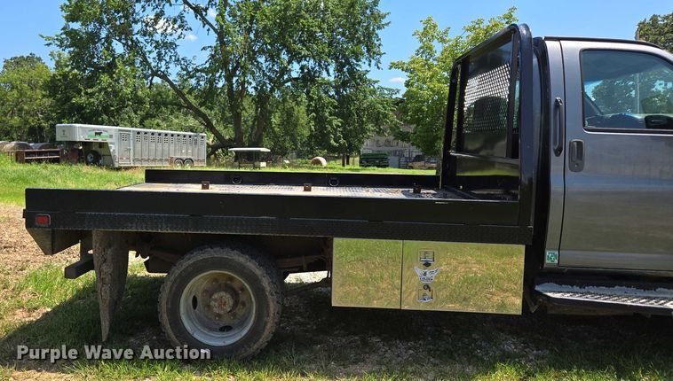 image for item ED2135 2006 Chevrolet C4500 flatbed truck