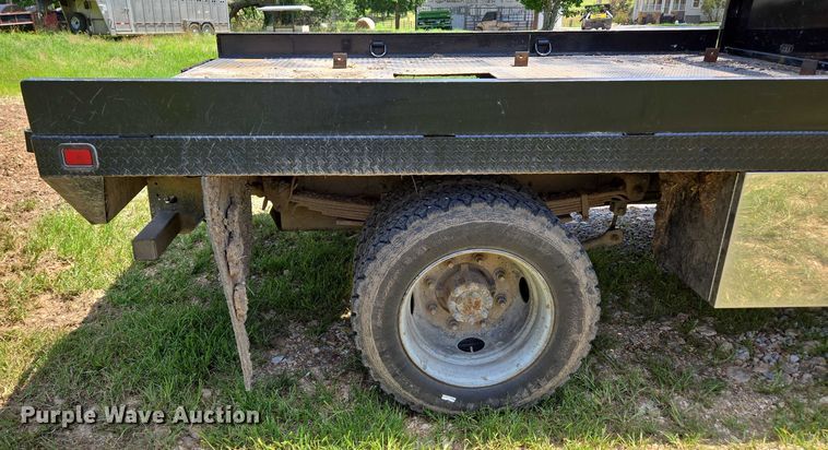 image for item ED2135 2006 Chevrolet C4500 flatbed truck