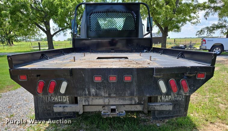 image for item ED2135 2006 Chevrolet C4500 flatbed truck