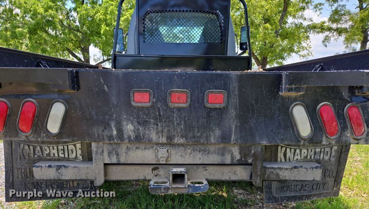 image for item ED2135 2006 Chevrolet C4500 flatbed truck