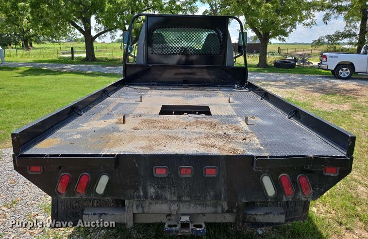 image for item ED2135 2006 Chevrolet C4500 flatbed truck
