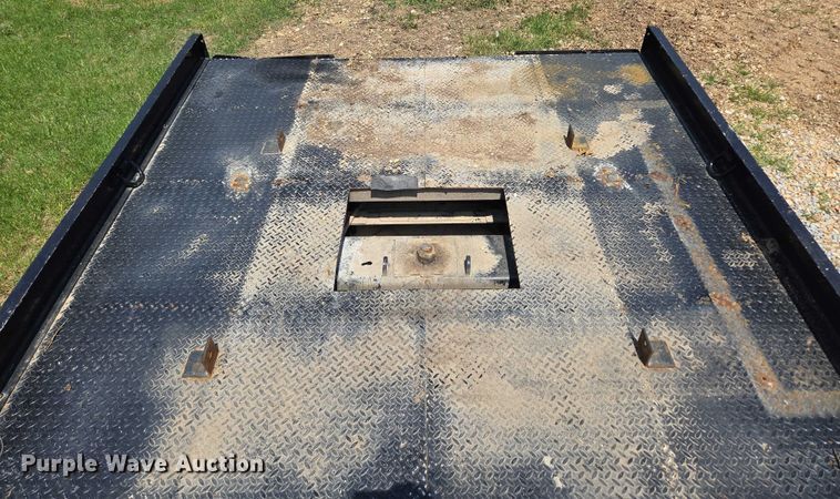 image for item ED2135 2006 Chevrolet C4500 flatbed truck