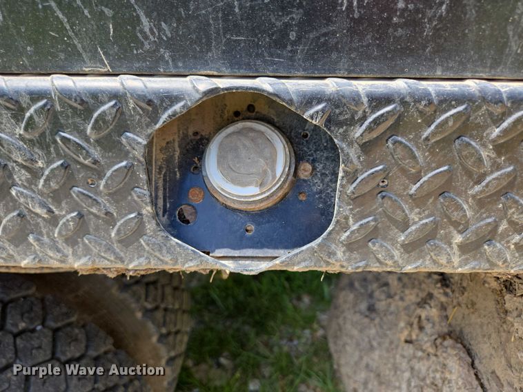 image for item ED2135 2006 Chevrolet C4500 flatbed truck