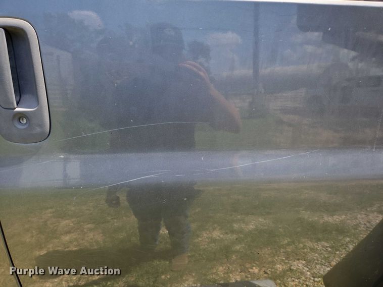 image for item ED2135 2006 Chevrolet C4500 flatbed truck