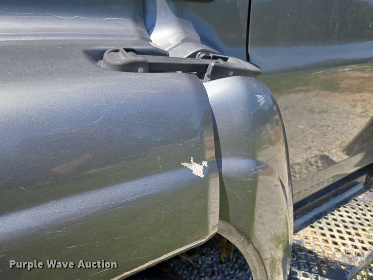 image for item ED2135 2006 Chevrolet C4500 flatbed truck