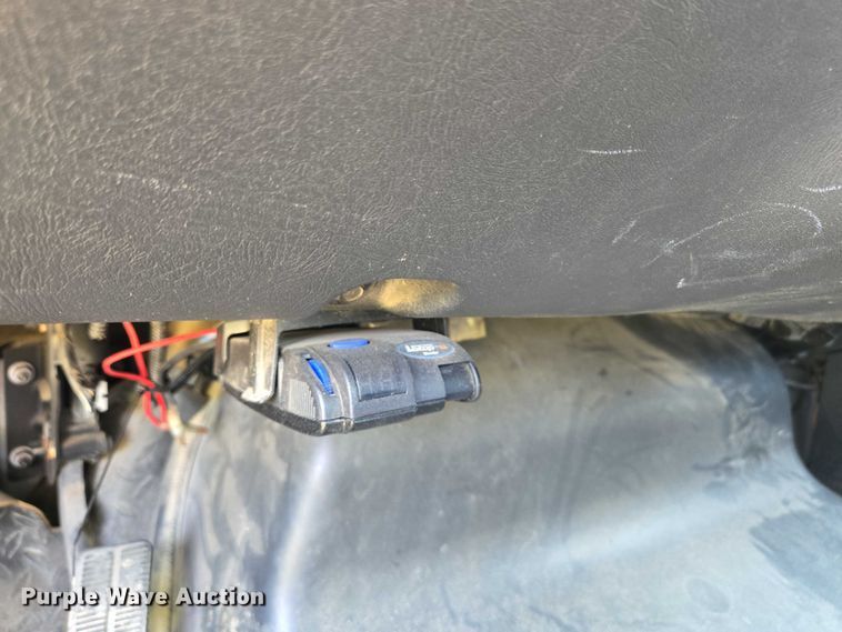 image for item ED2135 2006 Chevrolet C4500 flatbed truck