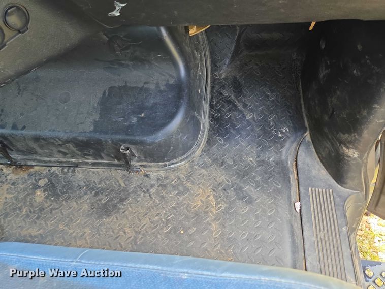 image for item ED2135 2006 Chevrolet C4500 flatbed truck