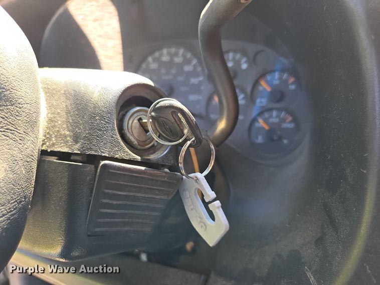 image for item ED2135 2006 Chevrolet C4500 flatbed truck