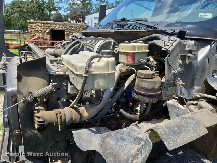 image for item ED2135 2006 Chevrolet C4500 flatbed truck