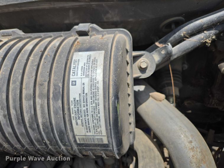 image for item ED2135 2006 Chevrolet C4500 flatbed truck