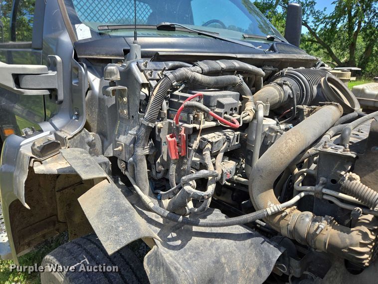 image for item ED2135 2006 Chevrolet C4500 flatbed truck