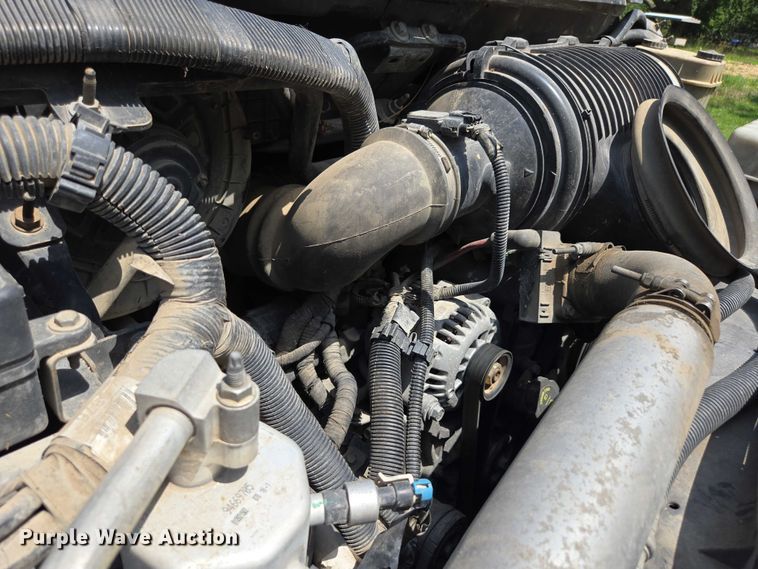 image for item ED2135 2006 Chevrolet C4500 flatbed truck