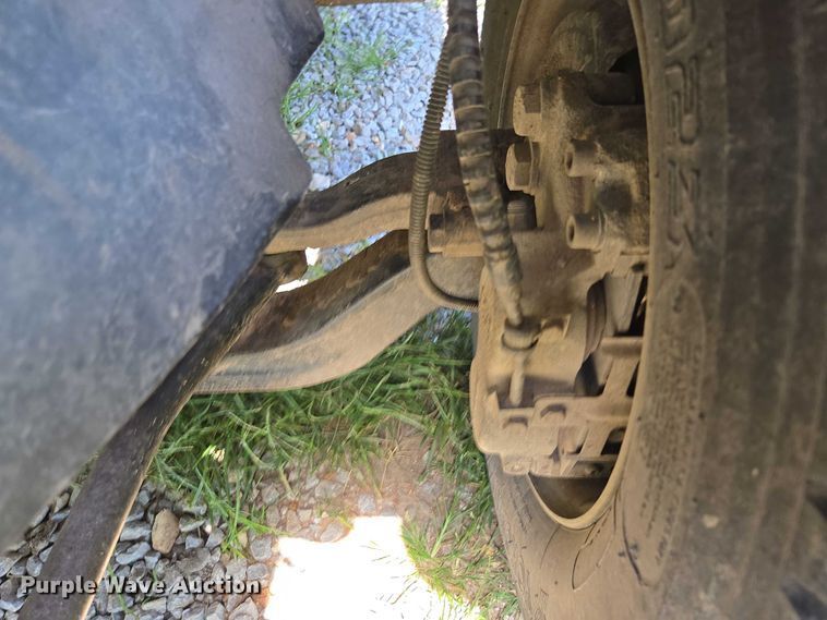 image for item ED2135 2006 Chevrolet C4500 flatbed truck