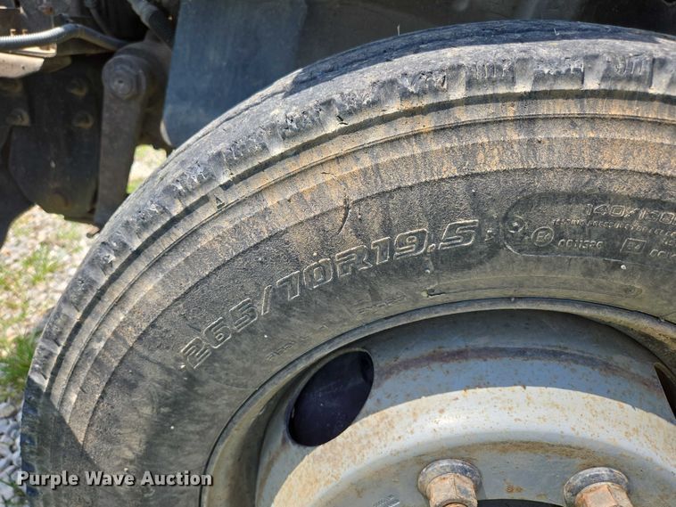 image for item ED2135 2006 Chevrolet C4500 flatbed truck