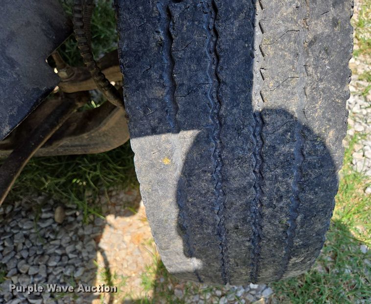 image for item ED2135 2006 Chevrolet C4500 flatbed truck