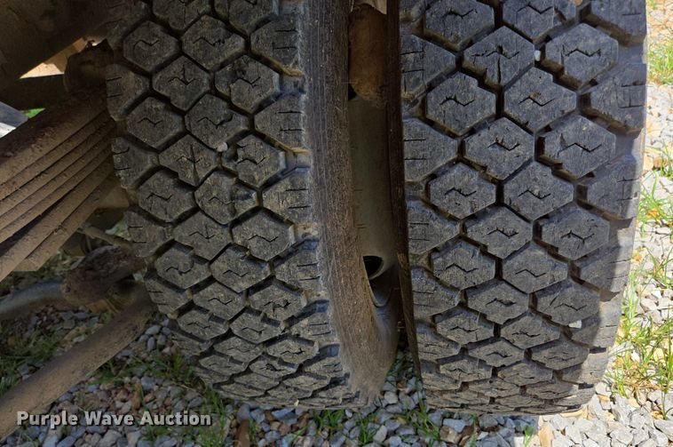 image for item ED2135 2006 Chevrolet C4500 flatbed truck