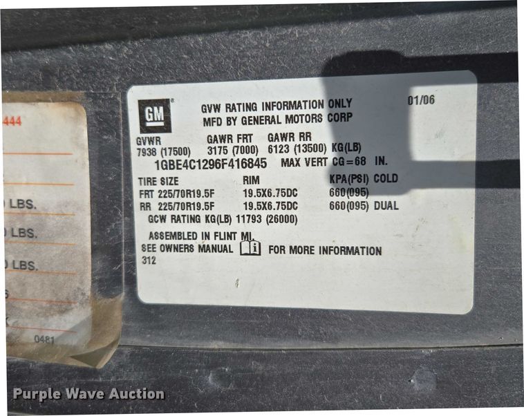 image for item ED2135 2006 Chevrolet C4500 flatbed truck