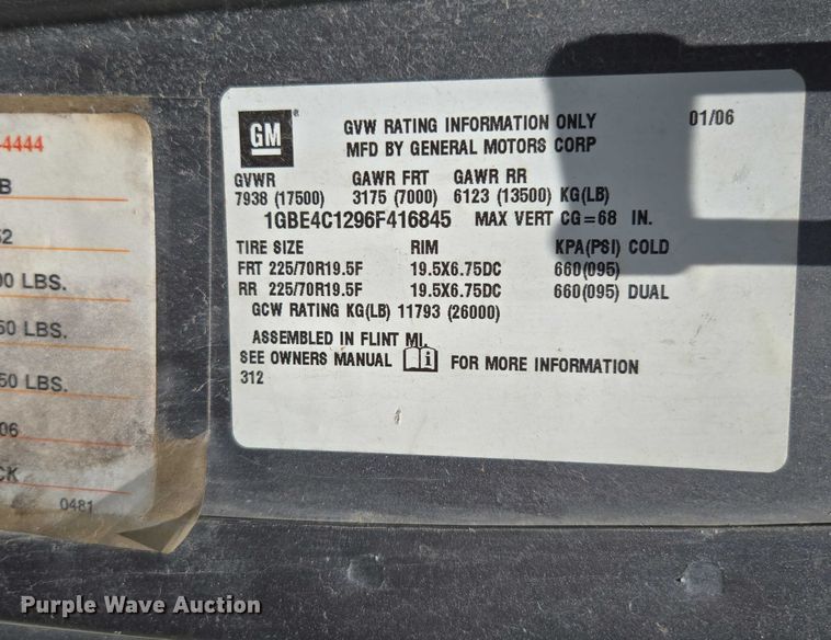 image for item ED2135 2006 Chevrolet C4500 flatbed truck