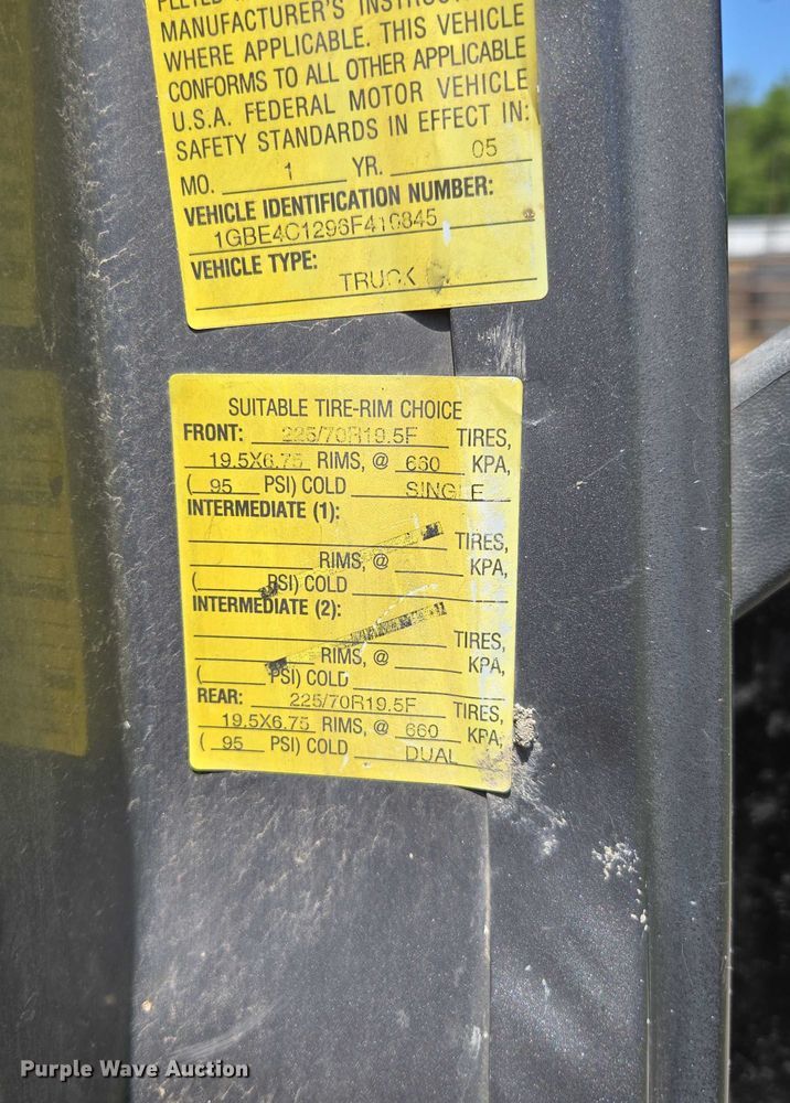 image for item ED2135 2006 Chevrolet C4500 flatbed truck